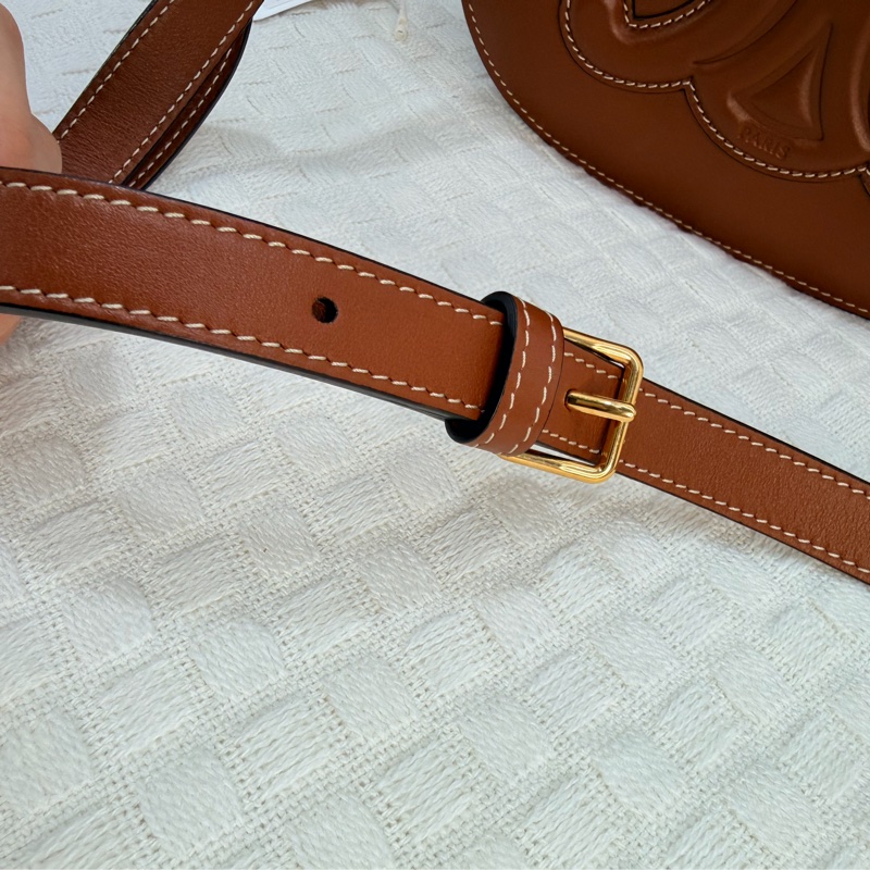 Celine 棕小牛皮金釦凱旋門Logo 馬鞍斜背包-8
