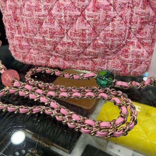 東區正精品㊣CHANEL MINI COCO 17cm 全新香奈兒粉色毛呢菱格紋金鍊琉璃珠珠方胖斜背包 RZ6372-5