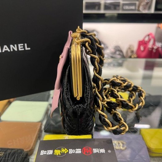 東區正精品㊣CHANEL 全新香奈兒黑色油蠟皮菱格紋金鍊粉色全皮蝴蝶結口巾包斜背包 RZ6375-5