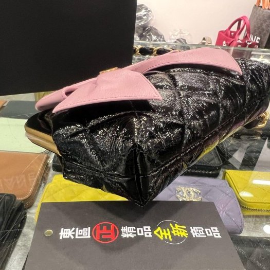 東區正精品㊣CHANEL 全新香奈兒黑色油蠟皮菱格紋金鍊粉色全皮蝴蝶結口巾包斜背包 RZ6375-7