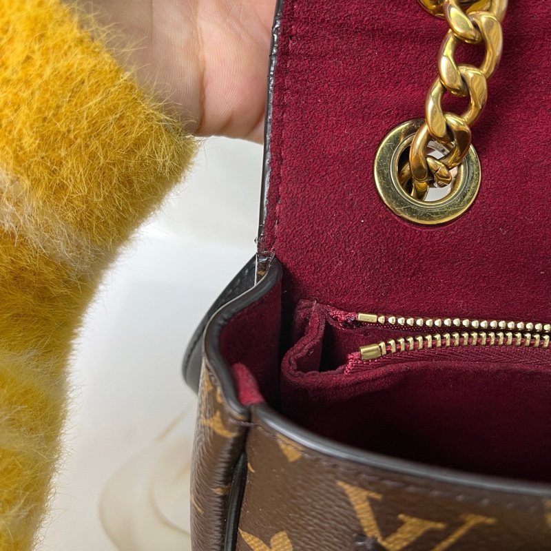 LV路易威登-Passy棕色老花塗層帆布黑色琺瑯金扣郵差包 老花-7