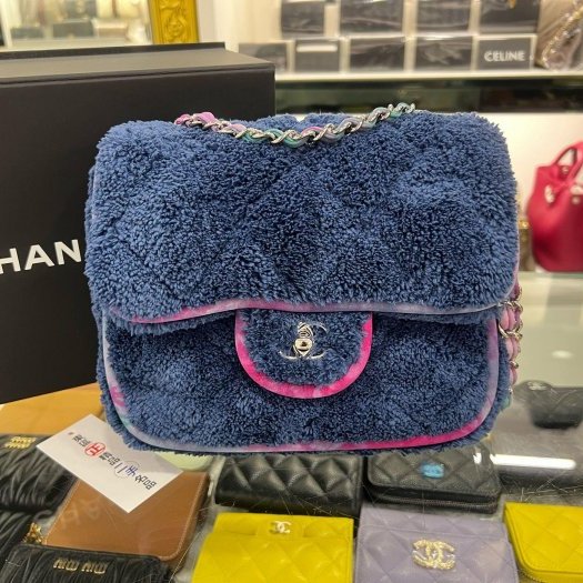 東區正精品㊣CHANEL 近全新香奈兒深藍色毛巾布毛毛銀鍊銀扣口蓋包斜背包 RZ6377-0