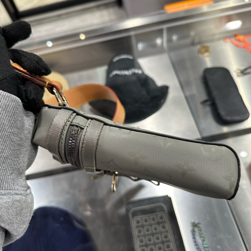 LV秀款🌟Louis Vuitton LV 鈦合金老花郵差包|Classic Trend CT精品|台北東區實體-6