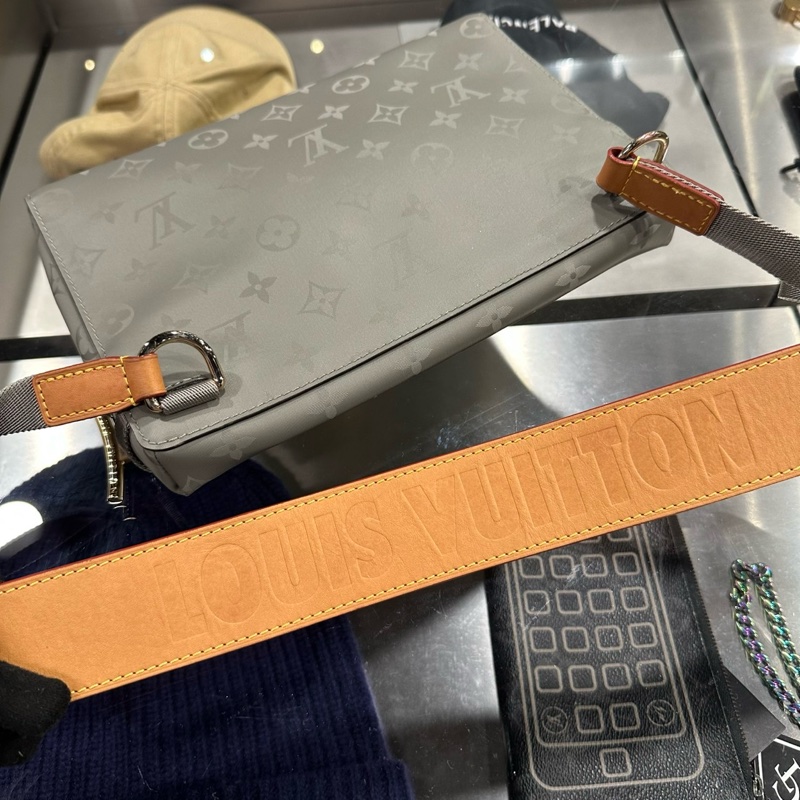 LV秀款🌟Louis Vuitton LV 鈦合金老花郵差包|Classic Trend CT精品|台北東區實體-8