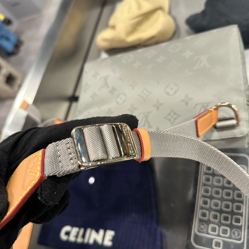 LV秀款🌟Louis Vuitton LV 鈦合金老花郵差包|Classic Trend CT精品|台北東區實體-9