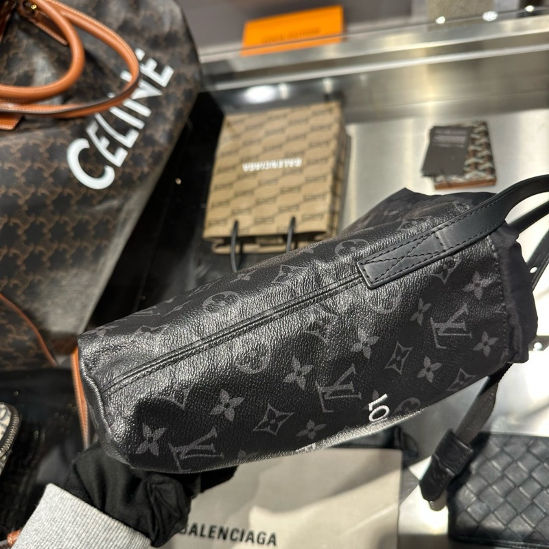 LV藤原浩⚡️Louis Vuitton LV x Fragment Design 藤原浩聯名小號背包|Classic Trend CT精品|台北東區實體-8