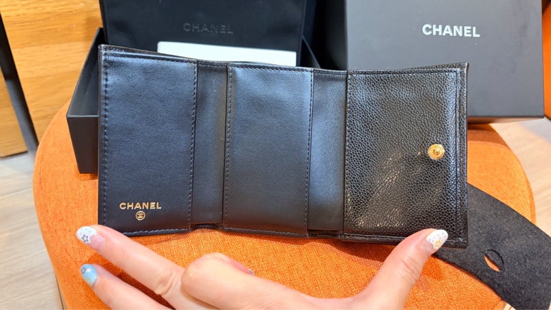 Chanel boy金扣三摺荔枝牛皮短夾，全新未使用💝-3