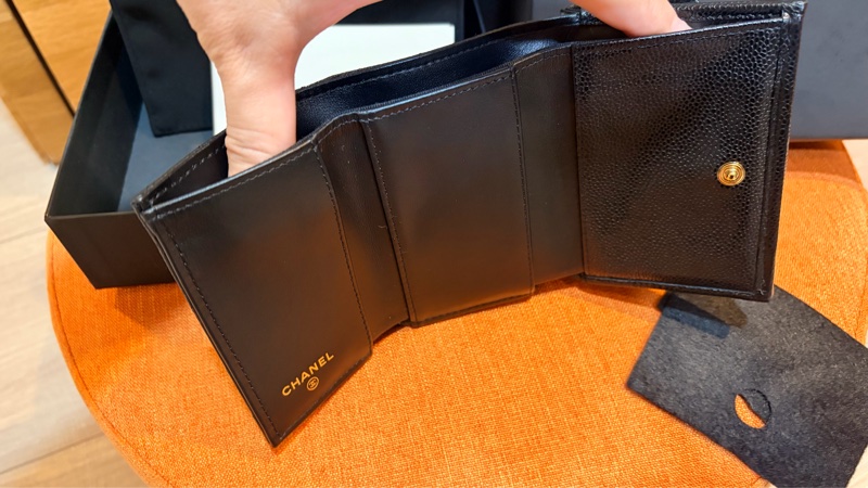 Chanel boy金扣三摺荔枝牛皮短夾，全新未使用💝-5
