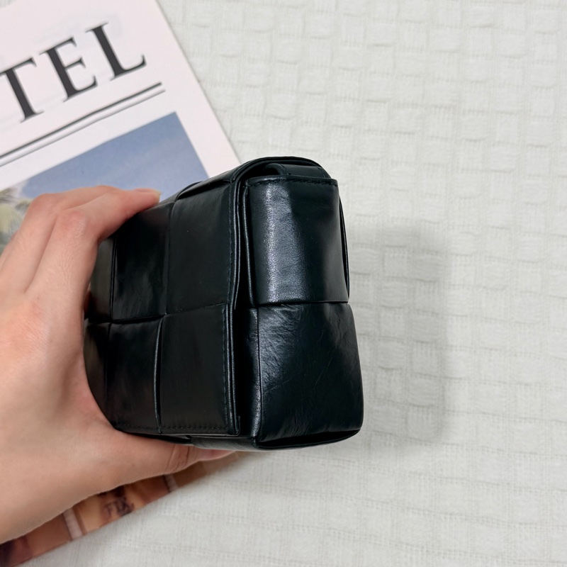 BV Mini Candy Cassette 6格小方包-1