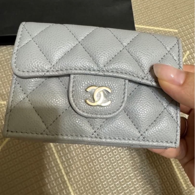 Chanel 荔枝三折中夾-1