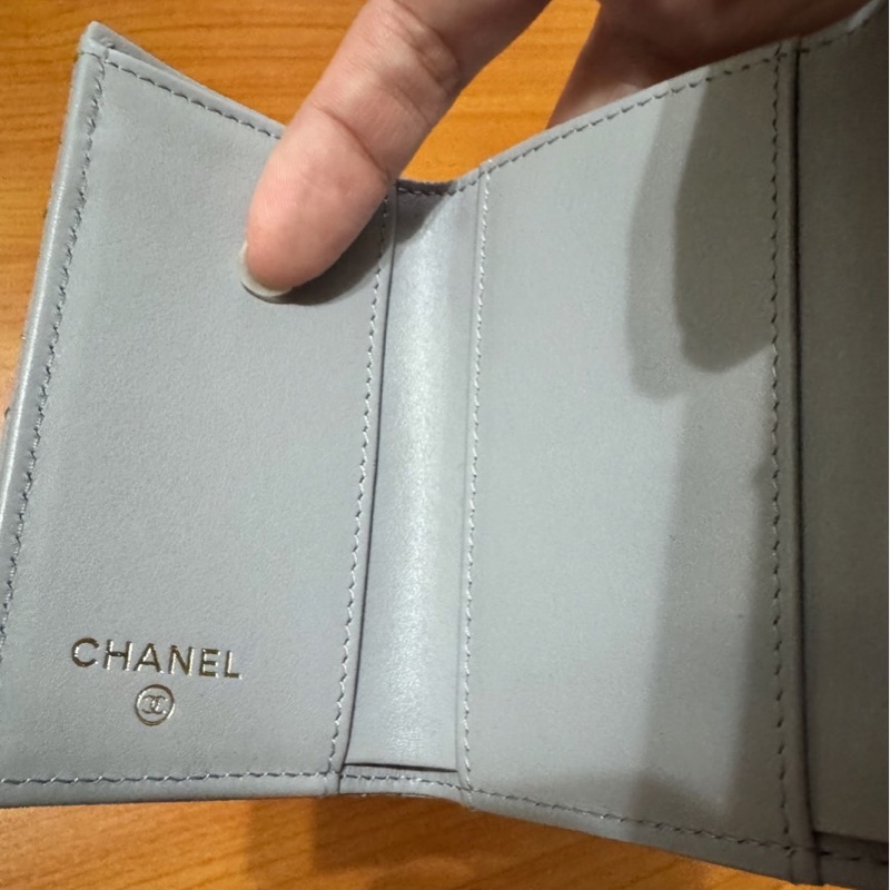 Chanel 荔枝三折中夾-12