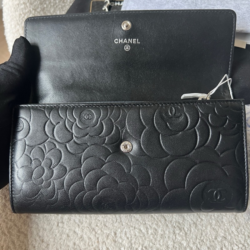 CHANEL香奈兒 山茶花長款錢包 黑色壓紋銀扣 經典山茶花浮雕-3