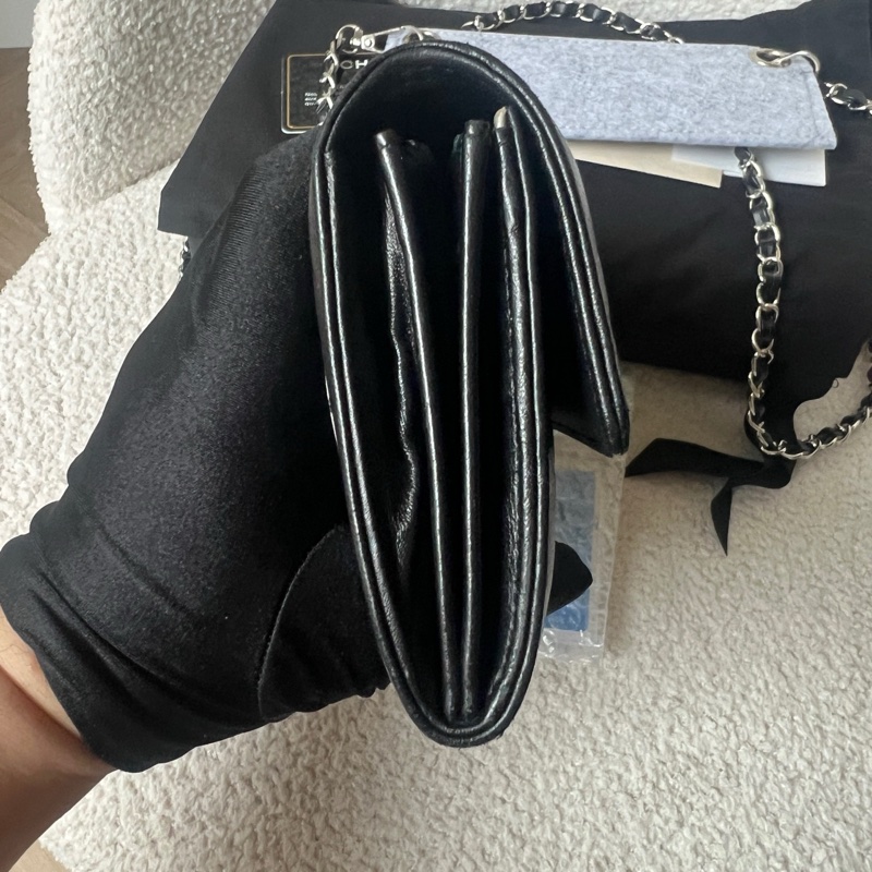 CHANEL香奈兒 山茶花長款錢包 黑色壓紋銀扣 經典山茶花浮雕-4