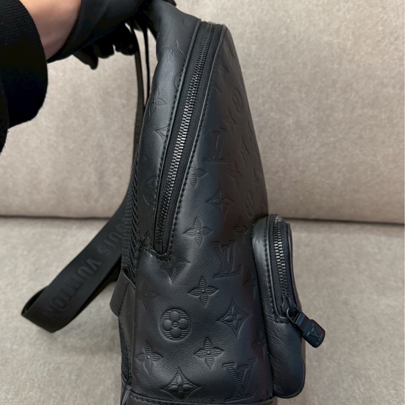 LV黑壓紋單肩包-5