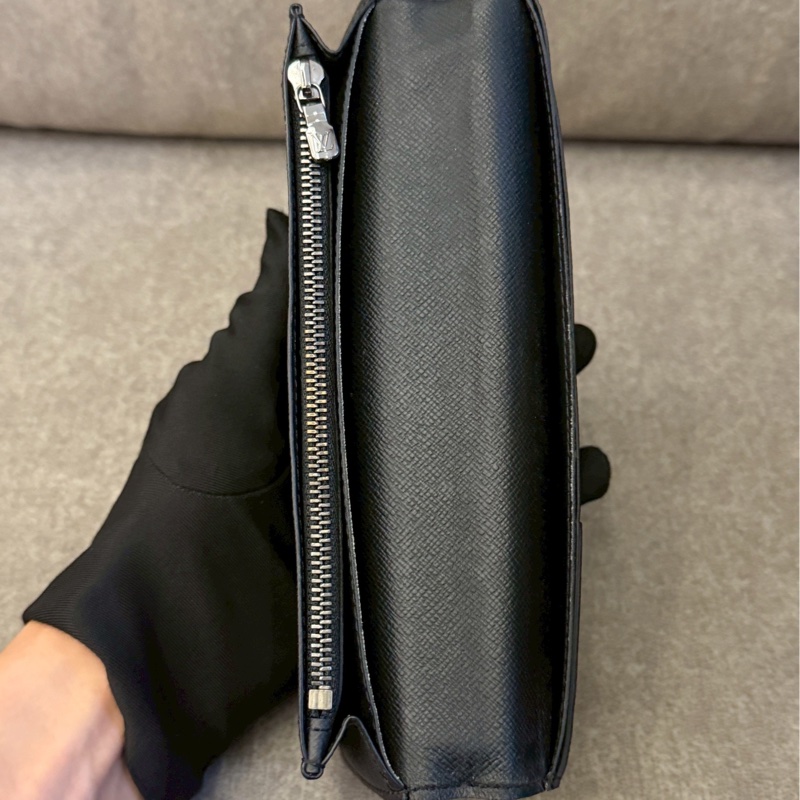 LV黑老花對開長夾-8