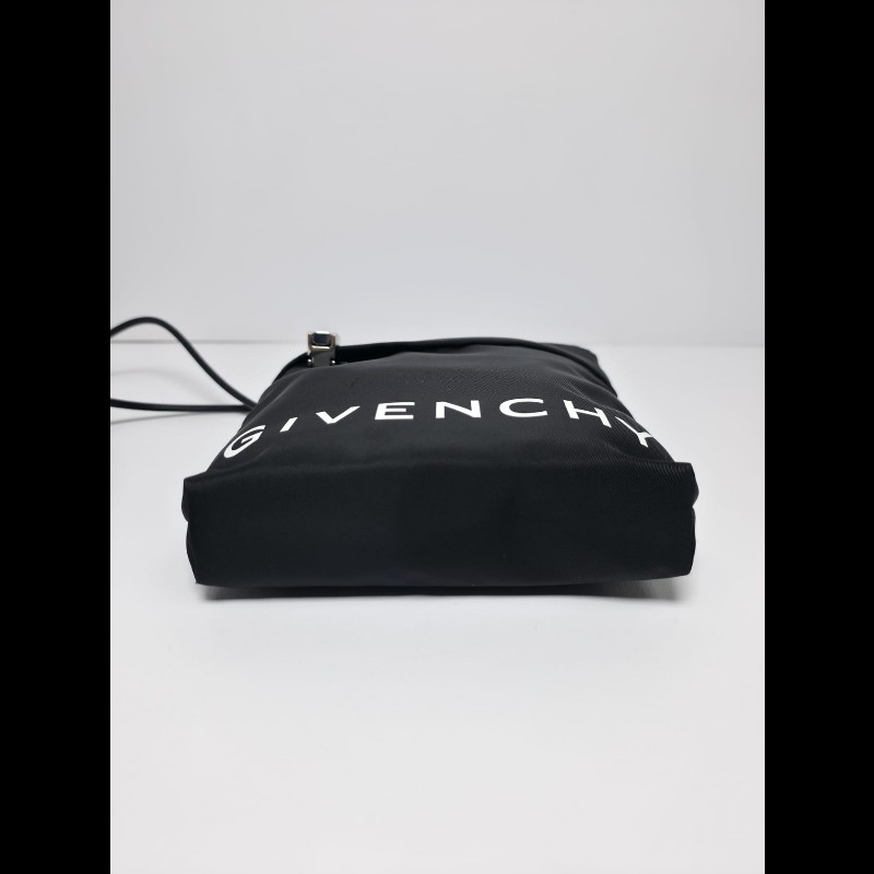 Givenchy 黑色Logo Print 斜背包-5