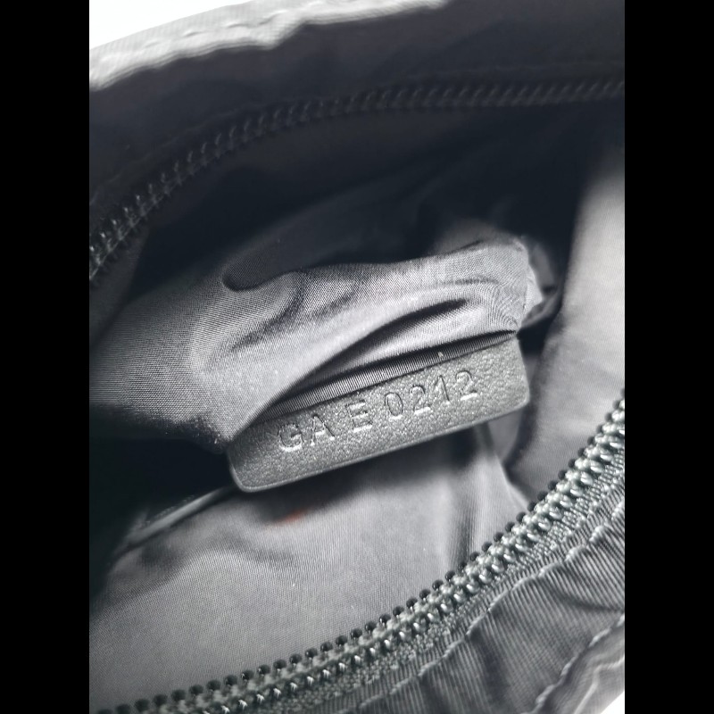 Givenchy 黑色Logo Print 斜背包-18