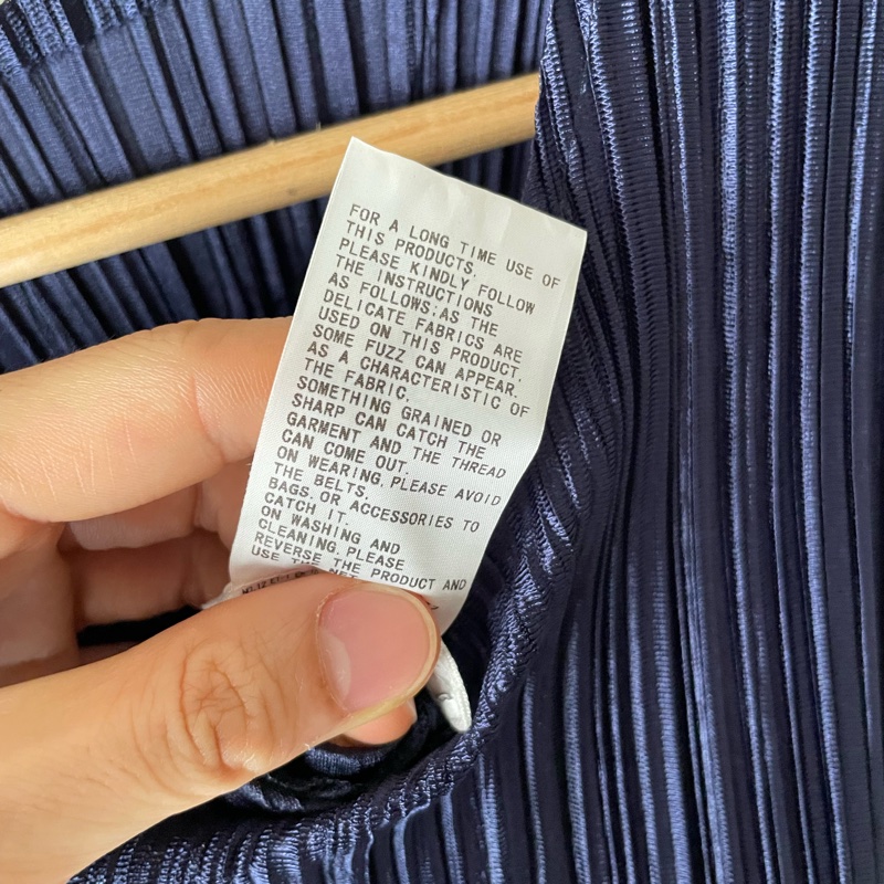 ▪️富貴選物FUGUEI▪️PP 三宅一生 深藍色 緞面光澤長袖短洋裝 連衣裙-16