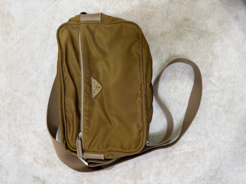 Prada vintage相機斜背包-2