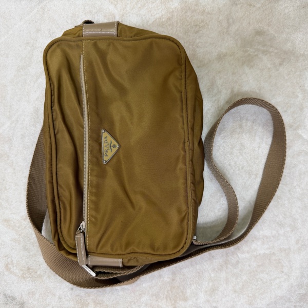 Prada vintage相機斜背包-5