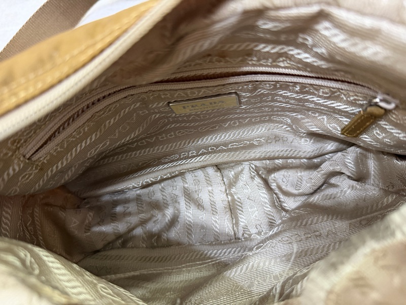 Prada vintage相機斜背包-8