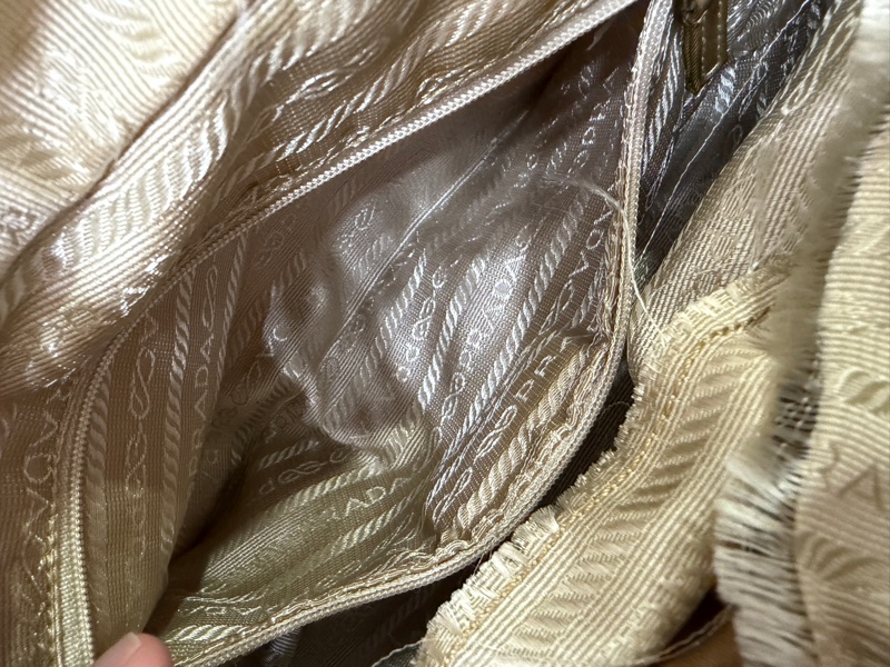 Prada vintage相機斜背包-11