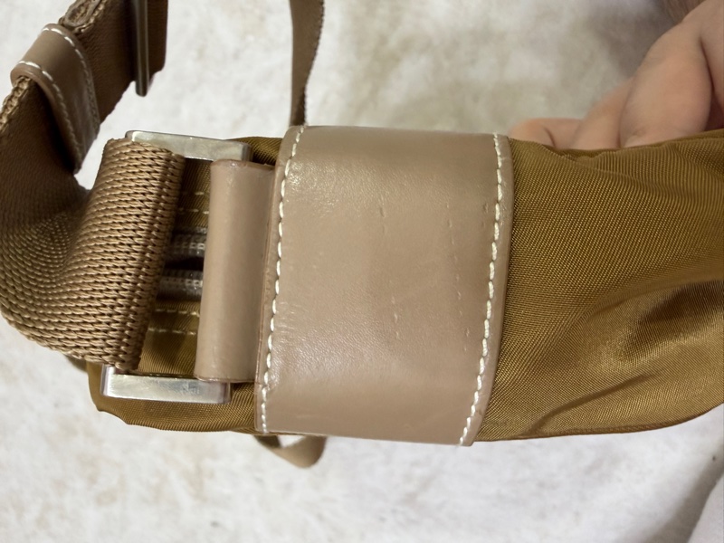 Prada vintage相機斜背包-12