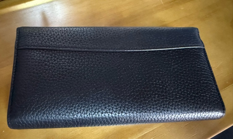 LOUIS VUITTON Capucines Wallet color Black-6