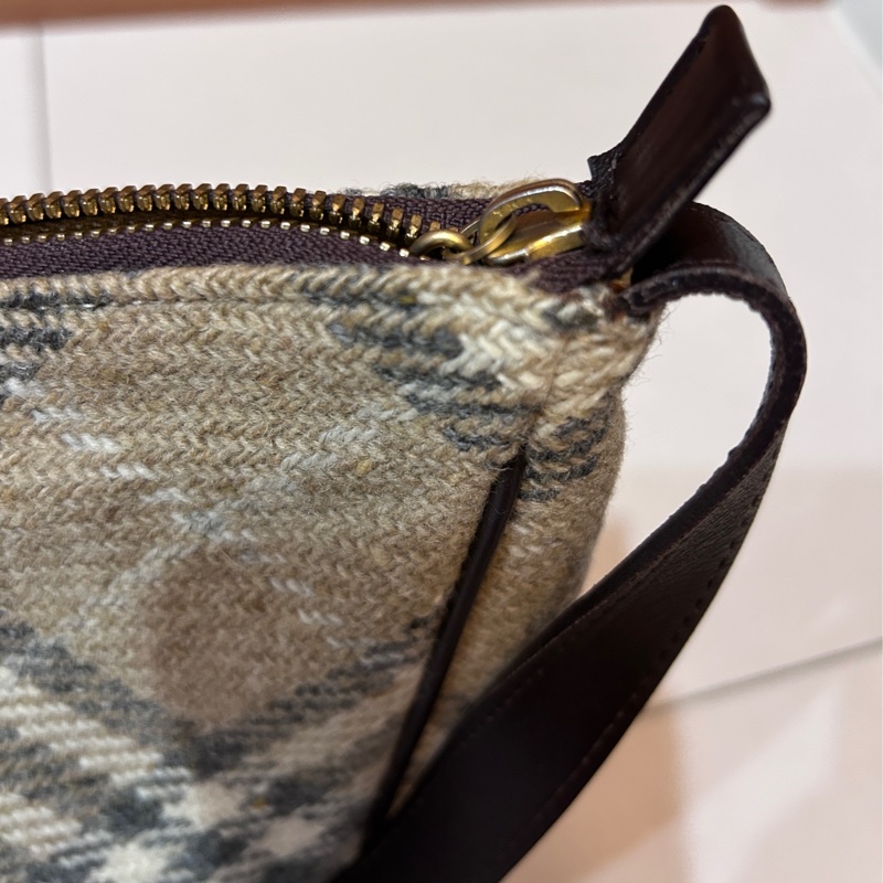 BURBERRY 毛呢hobo包(附塵袋-25