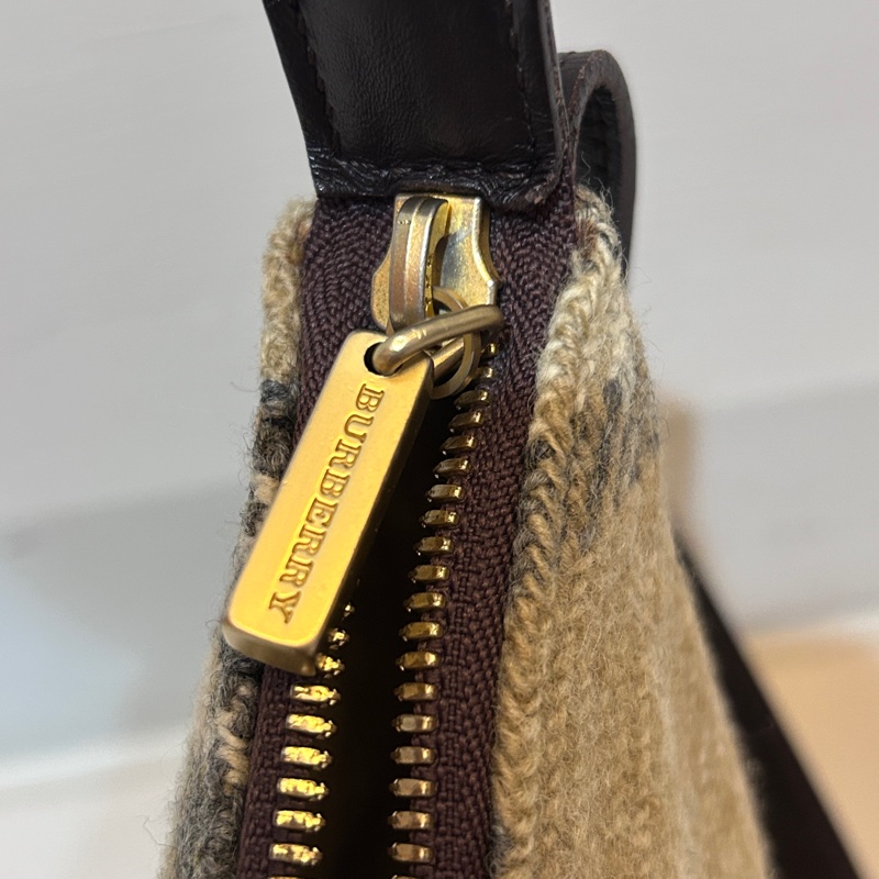 BURBERRY 毛呢hobo包(附塵袋-43