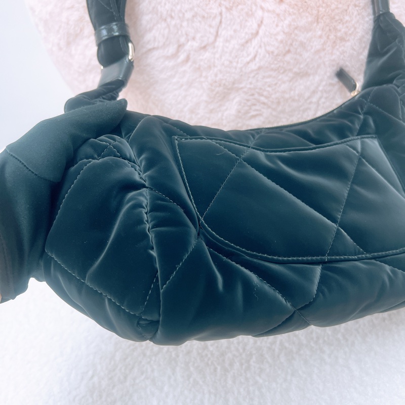 閒置 Chanel 25n coco neige hobo 滑雪系列肩背包-12