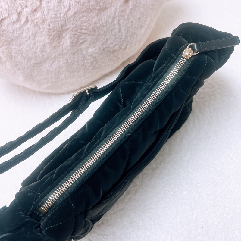 閒置 Chanel 25n coco neige hobo 滑雪系列肩背包-14