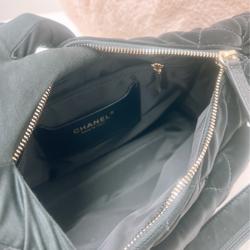 閒置 Chanel 25n coco neige hobo 滑雪系列肩背包-15