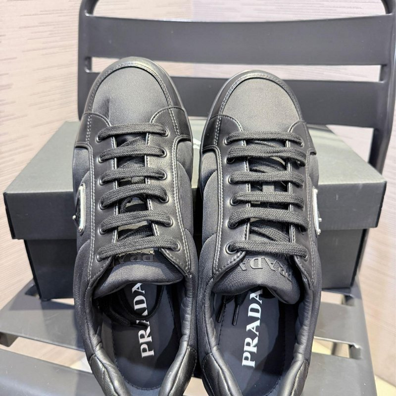 💎Han's house精品服飾💎Prada 小羊皮 拼接防水尼龍鞋 原價36000-3