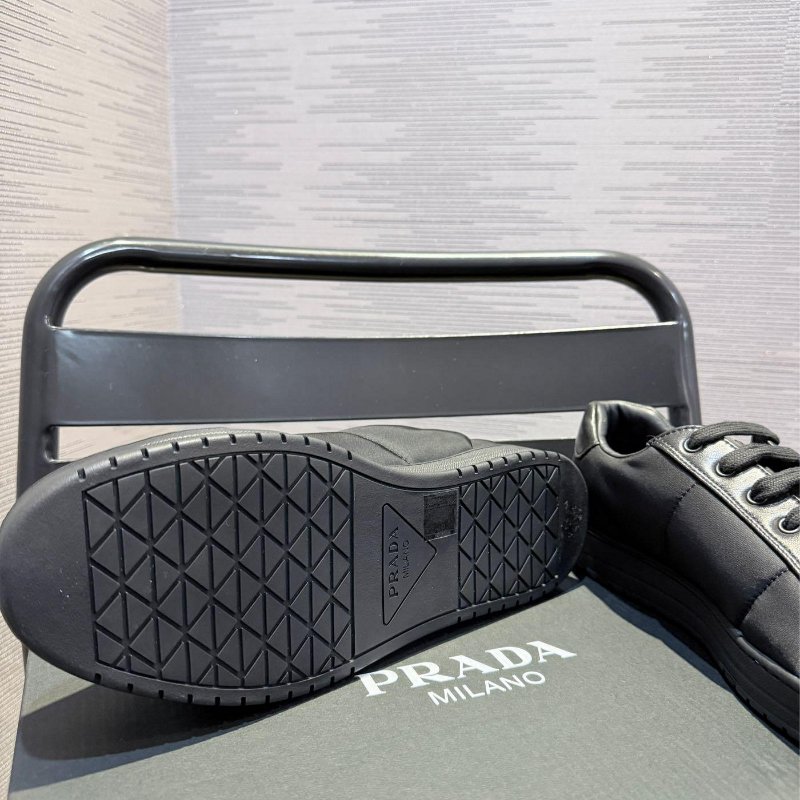 💎Han's house精品服飾💎Prada 小羊皮 拼接防水尼龍鞋 原價36000-5