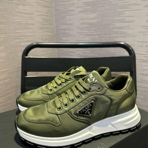 💎Han's house精品服飾💎Prada 小牛皮 拼接 水尼龍鞋  原價35000