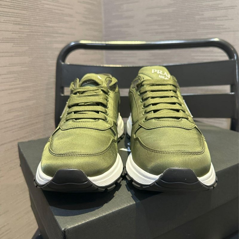 💎Han's house精品服飾💎Prada 小牛皮 拼接 水尼龍鞋 原價35000-2