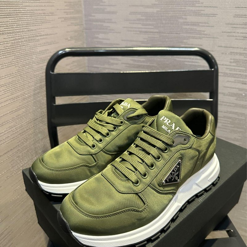 💎Han's house精品服飾💎Prada 小牛皮 拼接 水尼龍鞋 原價35000-4