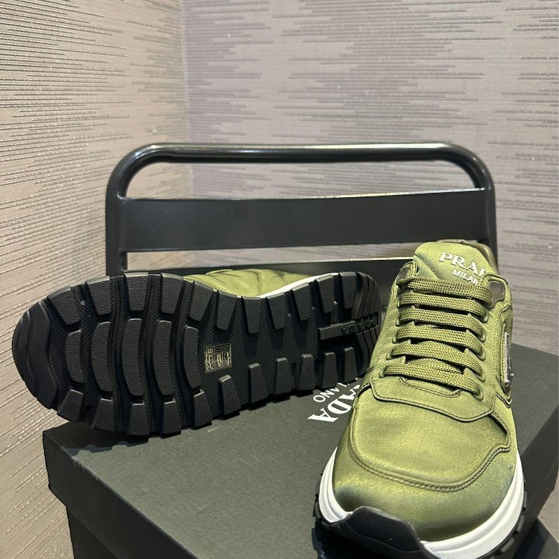 💎Han's house精品服飾💎Prada 小牛皮 拼接 水尼龍鞋 原價35000-5