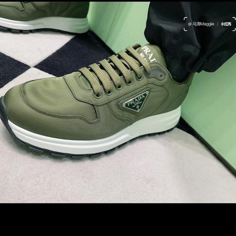 💎Han's house精品服飾💎Prada 小牛皮 拼接 水尼龍鞋 原價35000-6