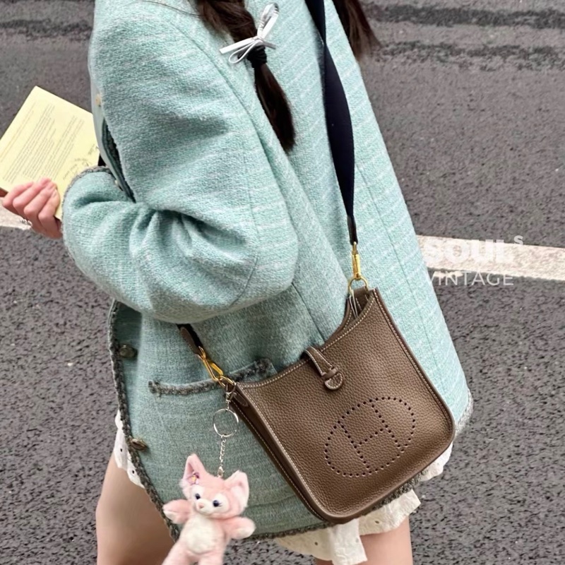 ✨Hermes mini Evelyne 大象灰金藍肩帶 99新 🈶購證 時尚與經典並存🤎-0