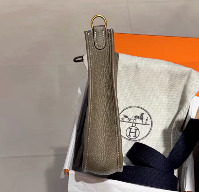 ✨Hermes mini Evelyne 大象灰金藍肩帶 99新 🈶購證 時尚與經典並存🤎-8