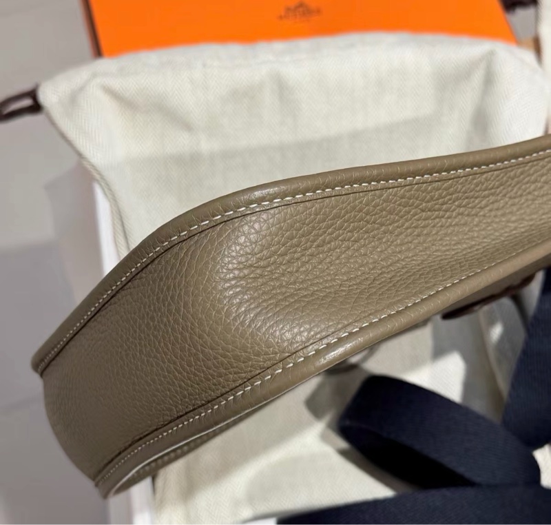 ✨Hermes mini Evelyne 大象灰金藍肩帶 99新 🈶購證 時尚與經典並存🤎-11