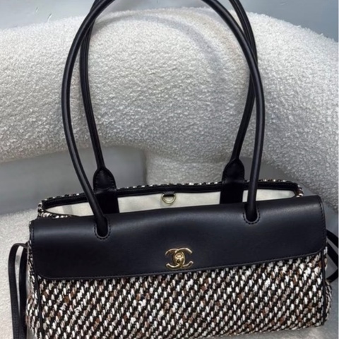 Chanel香奈兒26S毛呢拼色法棍限定