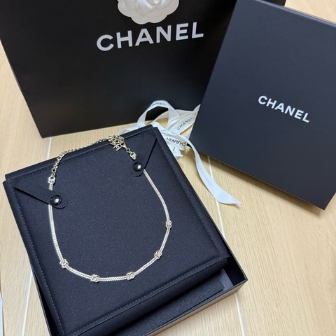 Chanel 5 花銀色頸鏈 全新