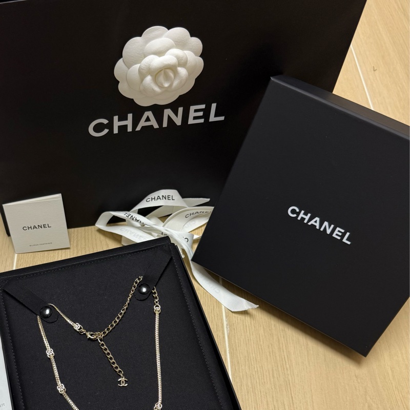 Chanel 5 花銀色頸鏈 全新-3