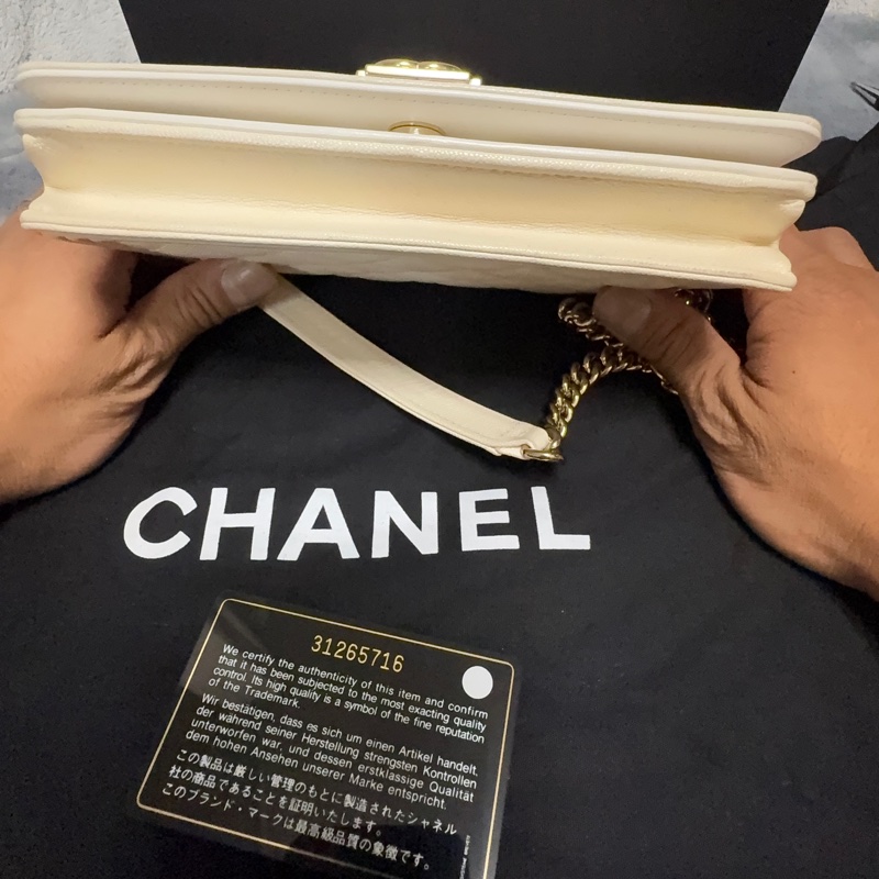 CHANEL WOC WHITE AND GOLD-4