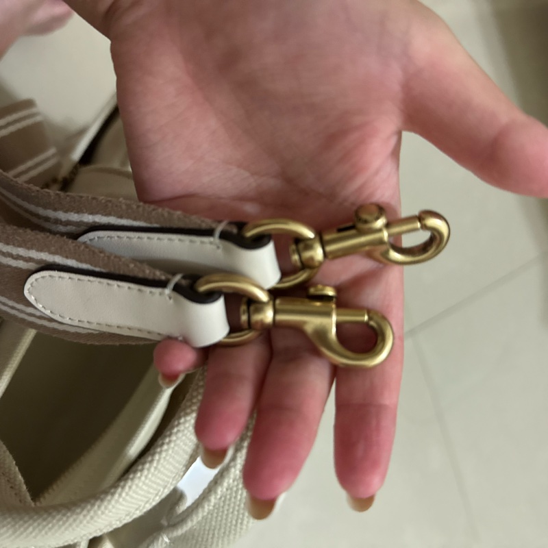 Coach 愛心圖案CARGO托特手袋-4