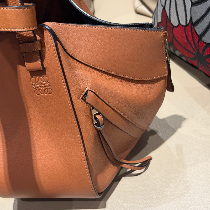 🈶購證❤️ loewe #hammock #吊床包 #焦糖色 #小號-11
