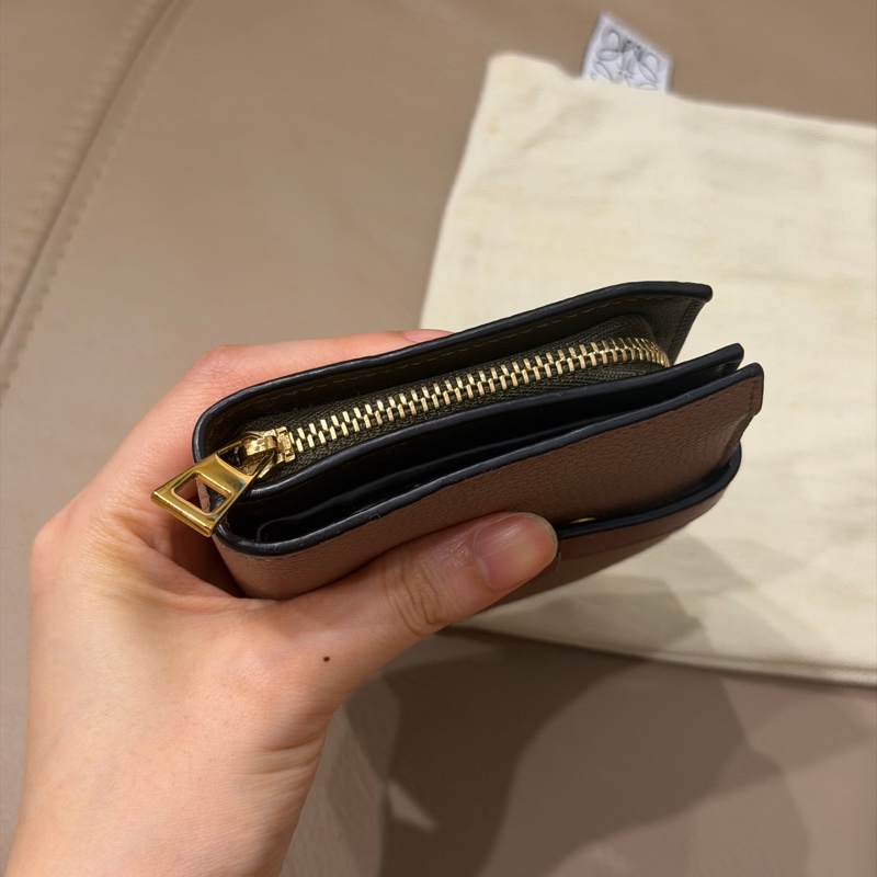 🈶購證❤️ loewe #藕粉色 #荔枝牛皮 #短夾 #錢包-3